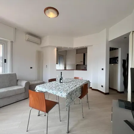 Lägenhet Welcome Riviera Primavera 1a Vista Mare- Spazioso E Comodo Appartamento-2 Bagni-wifi-aria Condizionata In Ogni Stanza-garage A Pagamento 15 Euro Al Giorno *