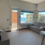 Welcome Riviera Primavera 1a Vista Mare- Spazioso E Comodo Appartamento-2 Bagni-wifi-aria Condizionata In Ogni Stanza-garage A Pagamento 15 Euro Al Giorno Appartamento Rapallo