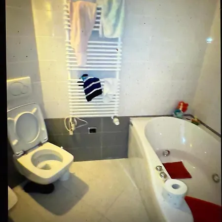 Welcome Riviera Primavera 1a Vista Mare- Spazioso E Comodo Appartamento-2 Bagni-wifi-aria Condizionata In Ogni Stanza-garage A Pagamento 15 Euro Al Giorno * Rapallo