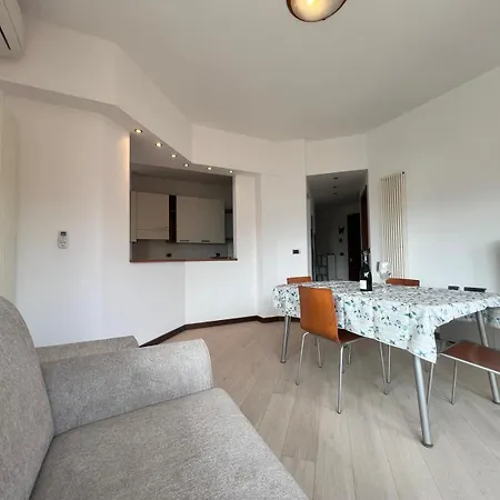 Apartamento Welcome Riviera Primavera 1a Vista Mare- Spazioso E Comodo Appartamento-2 Bagni-wifi-aria Condizionata In Ogni Stanza-garage A Pagamento 15 Euro Al Giorno Rapallo