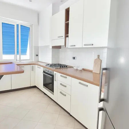 Welcome Riviera-primavera 1a- Vista Mare- Spazioso E Comodo Appartamento-2 Bagni-wifi-aria Condizionata In Ogni Stanza-garage A Pagamento 15 Euro Al Giorno * راباللو