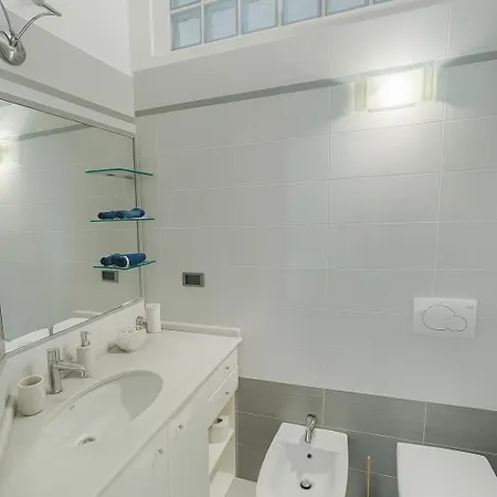 Welcome Riviera-primavera 1a- Vista Mare- Spazioso E Comodo Appartamento-2 Bagni-wifi-aria Condizionata In Ogni Stanza-garage A Pagamento 15 Euro Al Giorno * Rapallo