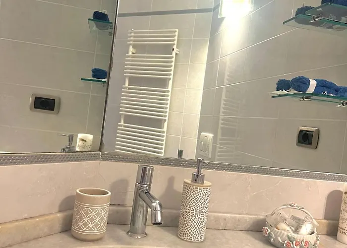 아파트 Welcome Riviera-primavera 1a- Vista Mare- Spazioso E Comodo Appartamento-2 Bagni-wifi-aria Condizionata In Ogni Stanza-garage A Pagamento 15 Euro Al Giorno