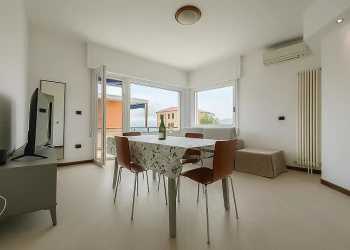 아파트 Welcome Riviera-primavera 1a- Vista Mare- Spazioso E Comodo Appartamento-2 Bagni-wifi-aria Condizionata In Ogni Stanza-garage A Pagamento 15 Euro Al Giorno *